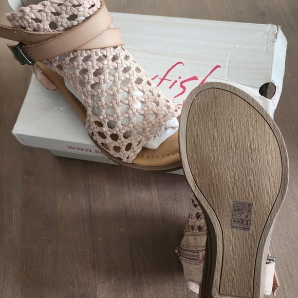 Girls New in box Sandals size 3 - Picture 3 of 8
